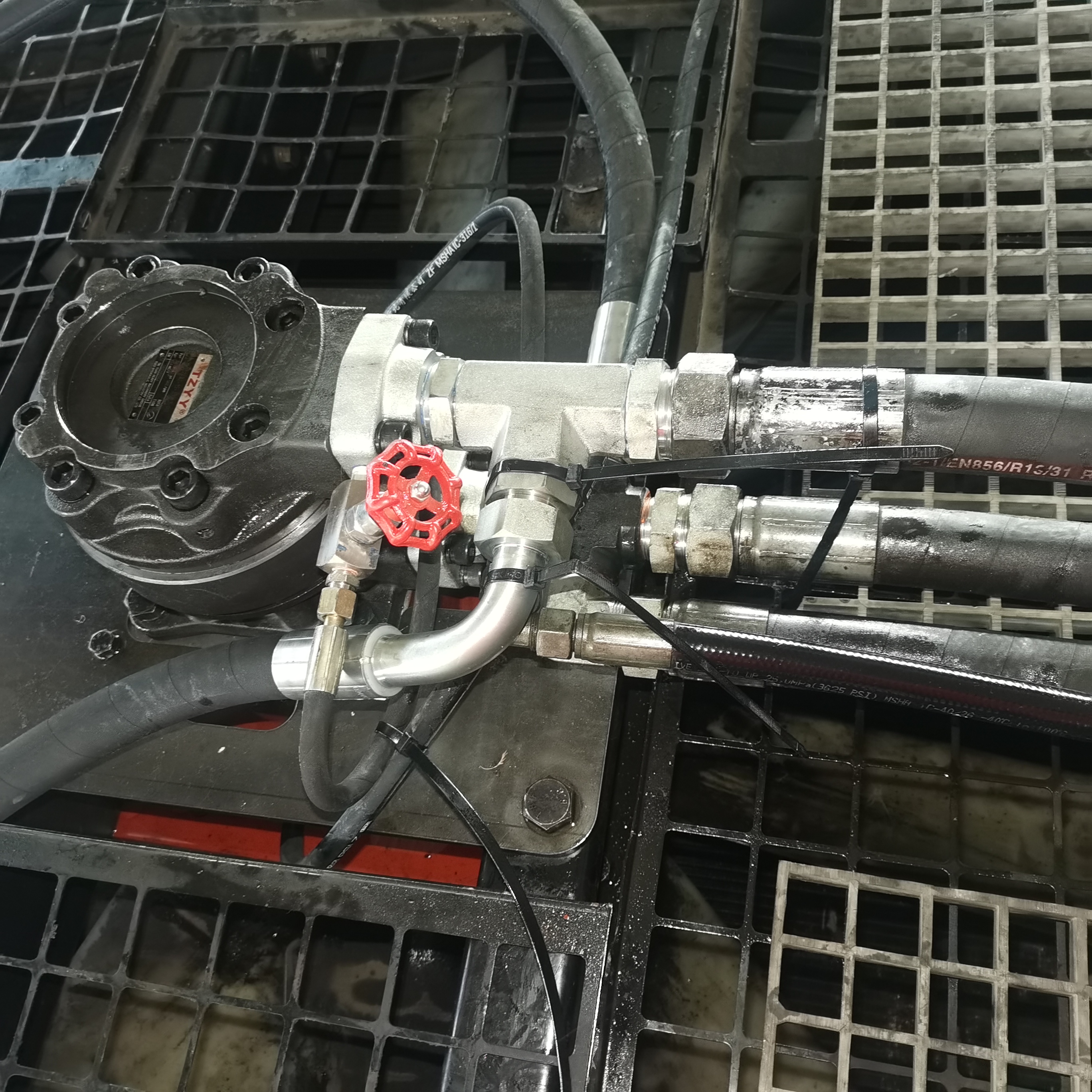 四機產(chǎn)壓裂車倒裝型風(fēng)扇馬達